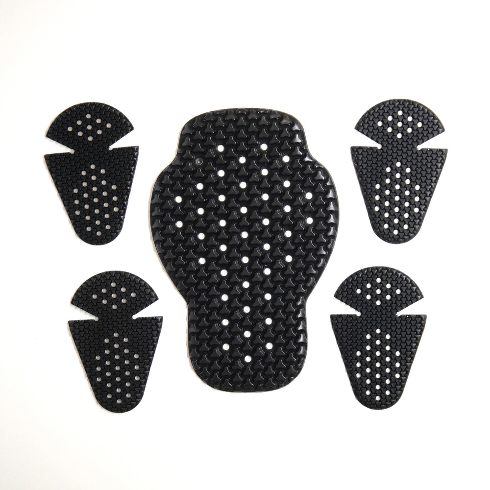 Pack SAS-TEC de cinq protections noires : une dorsale et quatre protections pour épaules et coudes.